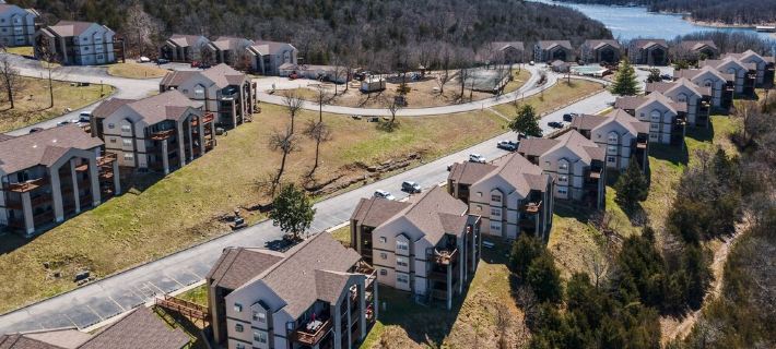 Stunning Lake View Penthouse - Pool - Close to SDC Hotele w: Stone County