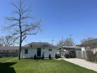 Cozy home close to jet and downtown