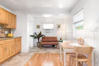 Stunning Seabright Cottage: Walk to the Beach & Boardwalk