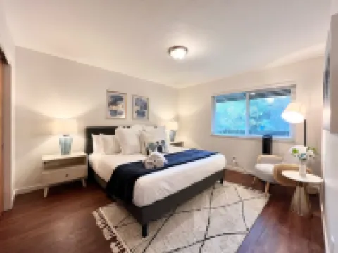 Cozy and quiet 2B/1b in Downtown