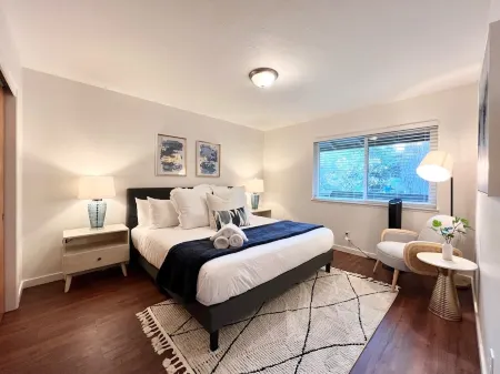 Cozy and quiet 2B/1b in Downtown