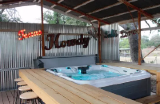 Roadside at 'Bout DAM Time - Cozy Lakeside Cabin, Nature Retreat, & Brew Pub!