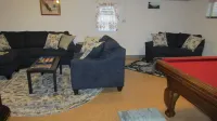 2 miles from NB State Park, James River,  hiking trails and trout fishing!