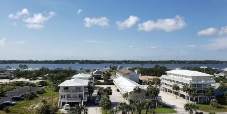 GULF FRONT~Seacrest 707 King Bed~Pool~Hot Tub~Very clean~Modern&Self-managed🇺🇸 Отели рядом с достопримечательностью «W Beach Blvd»