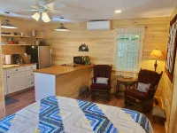 Cozy Cabin By The Pond, Sleeps 2