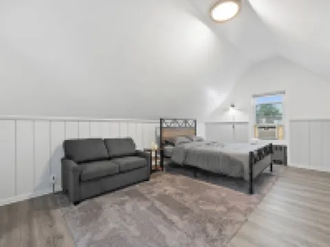 Cozy Studio with reading nook Hotels in White Plains