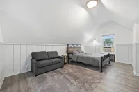 Cozy Studio with reading nook Hotels in White Plains