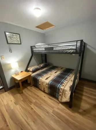 Riverside cabin, fly-fish for trout or just relax!