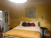 1856 Trading House close to water Hotels in Mount Sinai