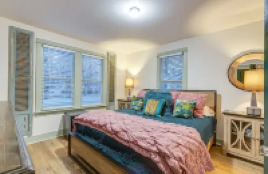 Completely Renovated Historical Cottage -- Walking distance to Downtown Franklin
