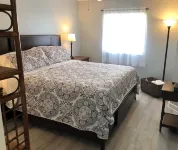 Cherry Grove Condo - Close to everything! Hotels near The LEGENDS-Fairway Oaks 17B