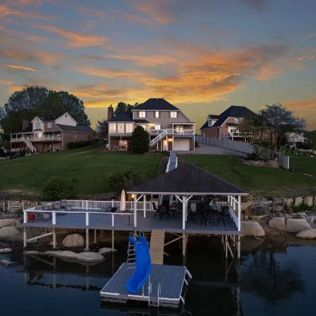 Boone Lake Haven with kayaks