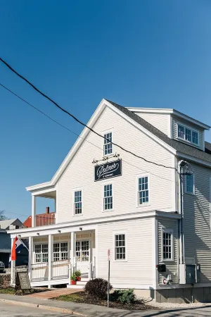 Beautiful 3-Bed 2.5 bath in downtown Freeport Отели рядом с достопримечательностью «When Pigs Fly Bakery»