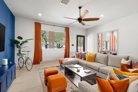 Catalina Foothills Modern Home with Roof Top Deck, Heated Pool and Spa Sleeps 16 Отели в г. Каталина Футхилс