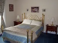 Tabor House All Season Vacation Rental LLC/Perfect for Families, Pets Welcome