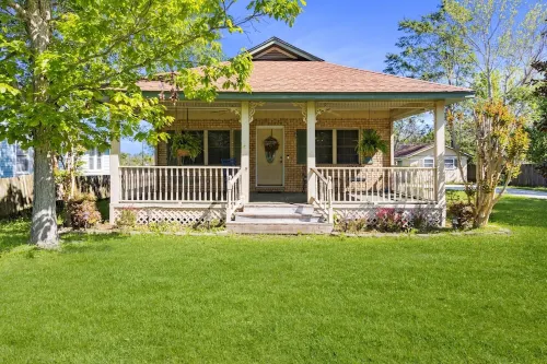 Hidden Pearl Cottage - Walk to Scarlet Pearl Casino - 2.3 miles to Biloxi beach!