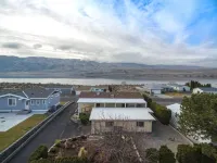 Cozy Cottage-breathtaking views w/hot tub