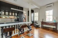 Historic Kitchen House Downtown near Upper King St