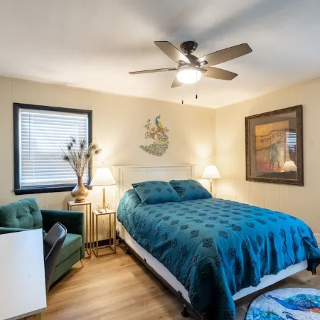 Stylish and funky, minutes away from everything NWA has to offer!