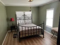 Historic Downtown, Wifi, Apple TVs, Cold AC