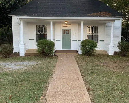 2nd Street Retreat Hotels in Pulaski