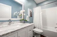 Spacious Loft Style Condo with King Beds! Must see