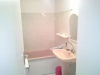 2 Pièces Avec Terrasse et Jardinet - 220 m de la Plage