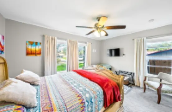 Family Central Oasis w/Pool Heating, Court, Game Room, Putt Putt, and Media Room