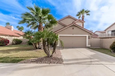 4 Bedroom Incredible Backyard with Pool! Hotels near Sam's Club