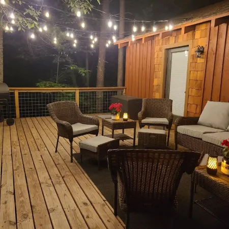 Private mountain cabin surrounded by Nat'l Forest! Visit wineries, hike the AT!