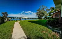 Boat house on the gulf - 4 bedrooms / 3 bathrooms