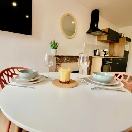 D-DAY SUITES:Terra 25m²/City center/2min walk to train station / 20min to Utah Beach Отели в г. Карантан