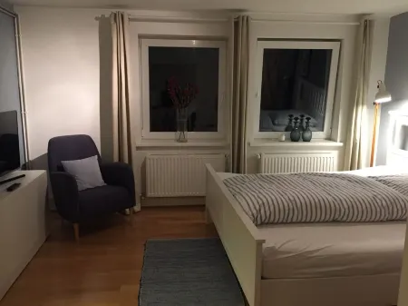 Cozy and charmingly furnished 30sqm apartments in a central location of Husum Отели рядом с достопримечательностью «Парк Хузумер Шлос»