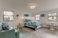 Poolside Updated Studio Across from the Beach!!