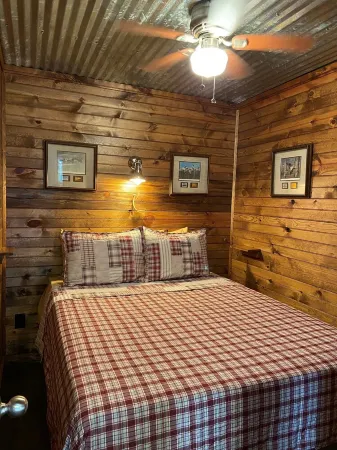 AMAZING VIEW of Mount Magazine! Отели в г. Logan County