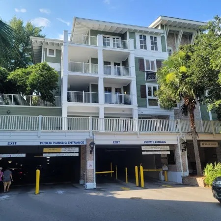 1Br Baytowne Wharf Condo - Pool, Beach Tram, Spacious Balcony, Washer/Dryer
