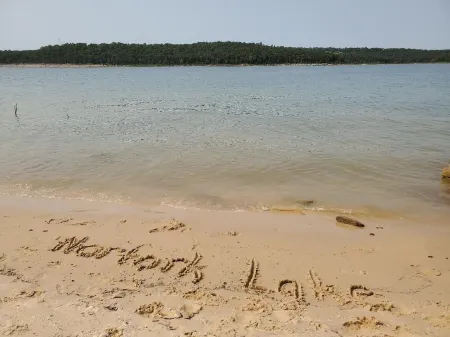 Clean, Family/Pet Friendly Lake View, 2-Bdrm Cabin Near Several Marinas/launches