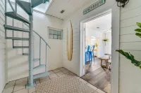 6 BR 5 baths private heated pool  Games 1 minute to beach Sleeps 2-19