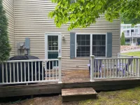 Cozy 2-bedroom condo in enchanting Petoskey with WiFi, AC. State Park, Bike Path