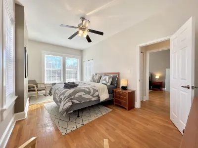 ⌂ Elevated 2bed 1.5 Bath in a Historic 1913 Building ⌂