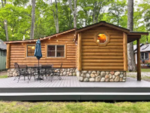 New! Cute 2-bedroom cottage in quaint Northport