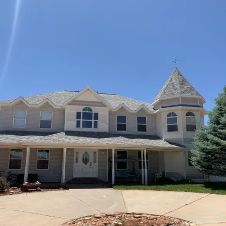 Nice secluded home with plenty of room to roam!