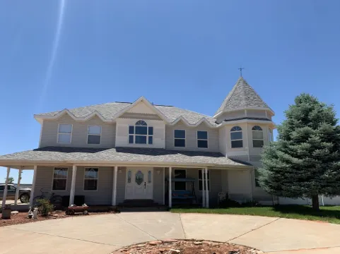 Nice secluded home with plenty of room to roam!