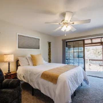 Mingus Mountain Vista: Views, Shopping, Relaxation. 20 Minutes to Sedona