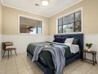 Belle La Vie! Spacious Lake house with gorgeous views!