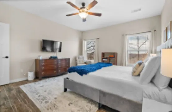 Hickory Hill Haven: Waterfront - Hot Tub - Fire Pit - Relax