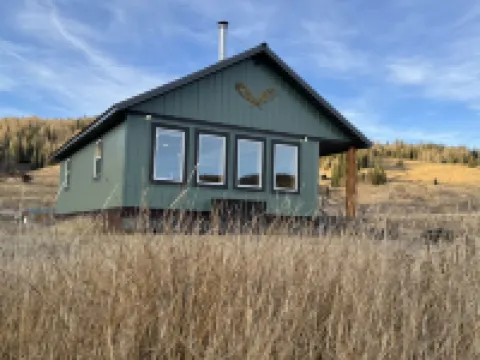 Stay Where You Play! Cumbres Cabins Four Season Rental. 科內霍斯縣酒店