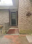 Private, cozy nook: Country Feel, City Access