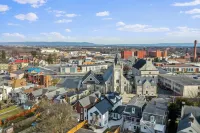 Central, Beautiful Apartment in Downtown Chambersburg