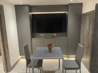 Modern fully independent studio on  golf-course.